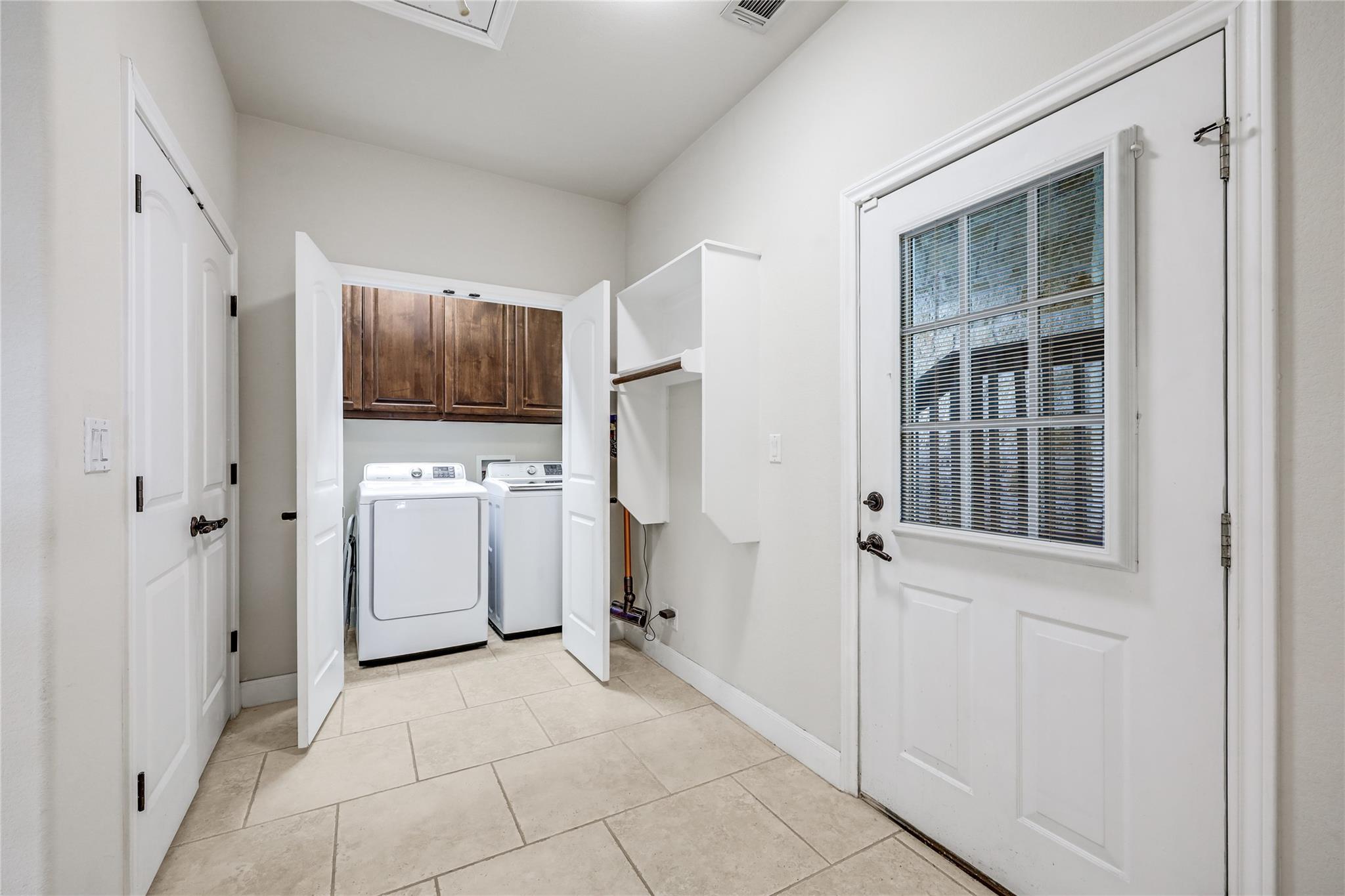 20638 Highland Lake Dr, Lago Vista, TX 78645