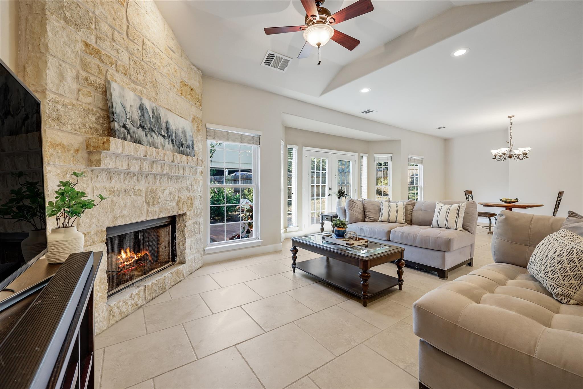 20638 Highland Lake Dr, Lago Vista, TX 78645