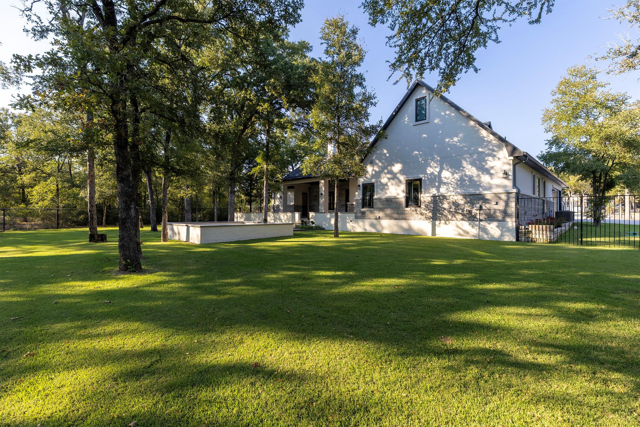 153 Fawn Holw, Elgin, TX 78621