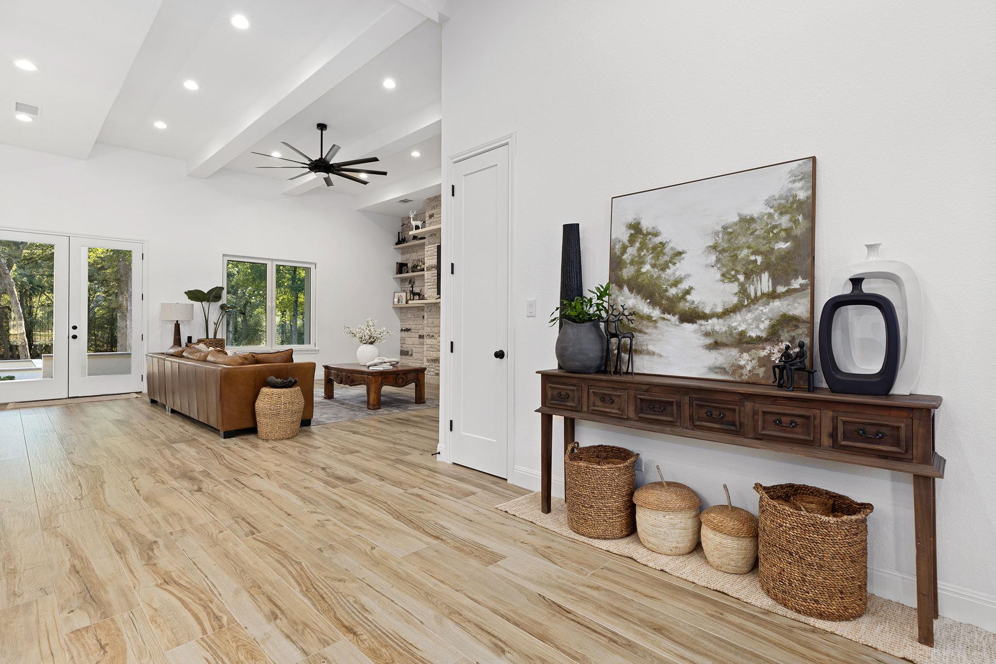 153 Fawn Holw, Elgin, TX 78621