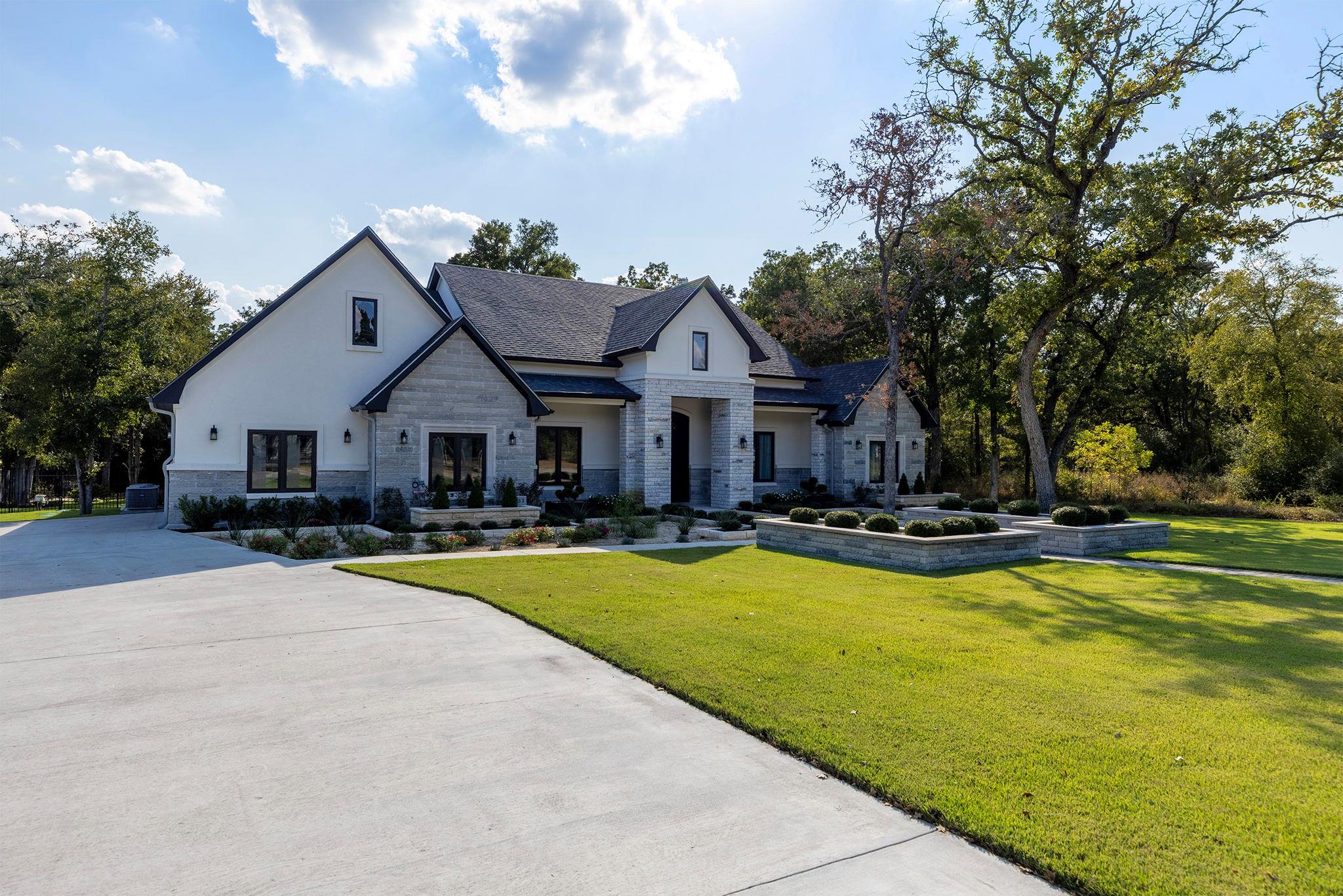 153 Fawn Holw, Elgin, TX 78621