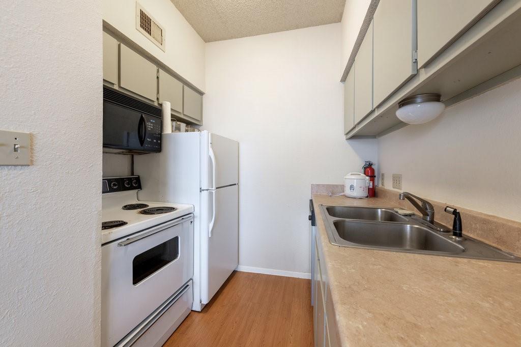 2604 Salado St # 302, Austin, TX 78705