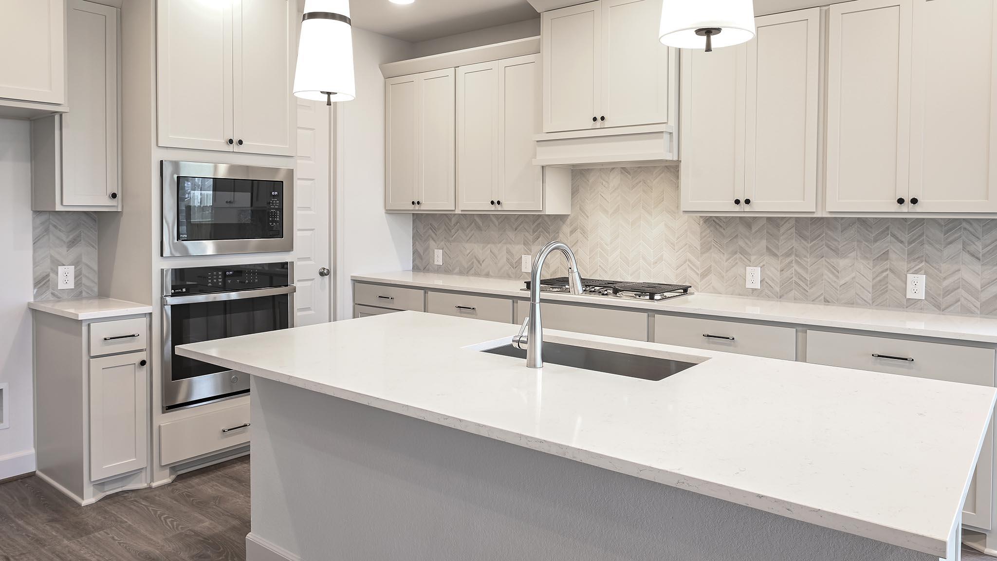 608 Bay Breeze Dr, Kyle, TX 78640