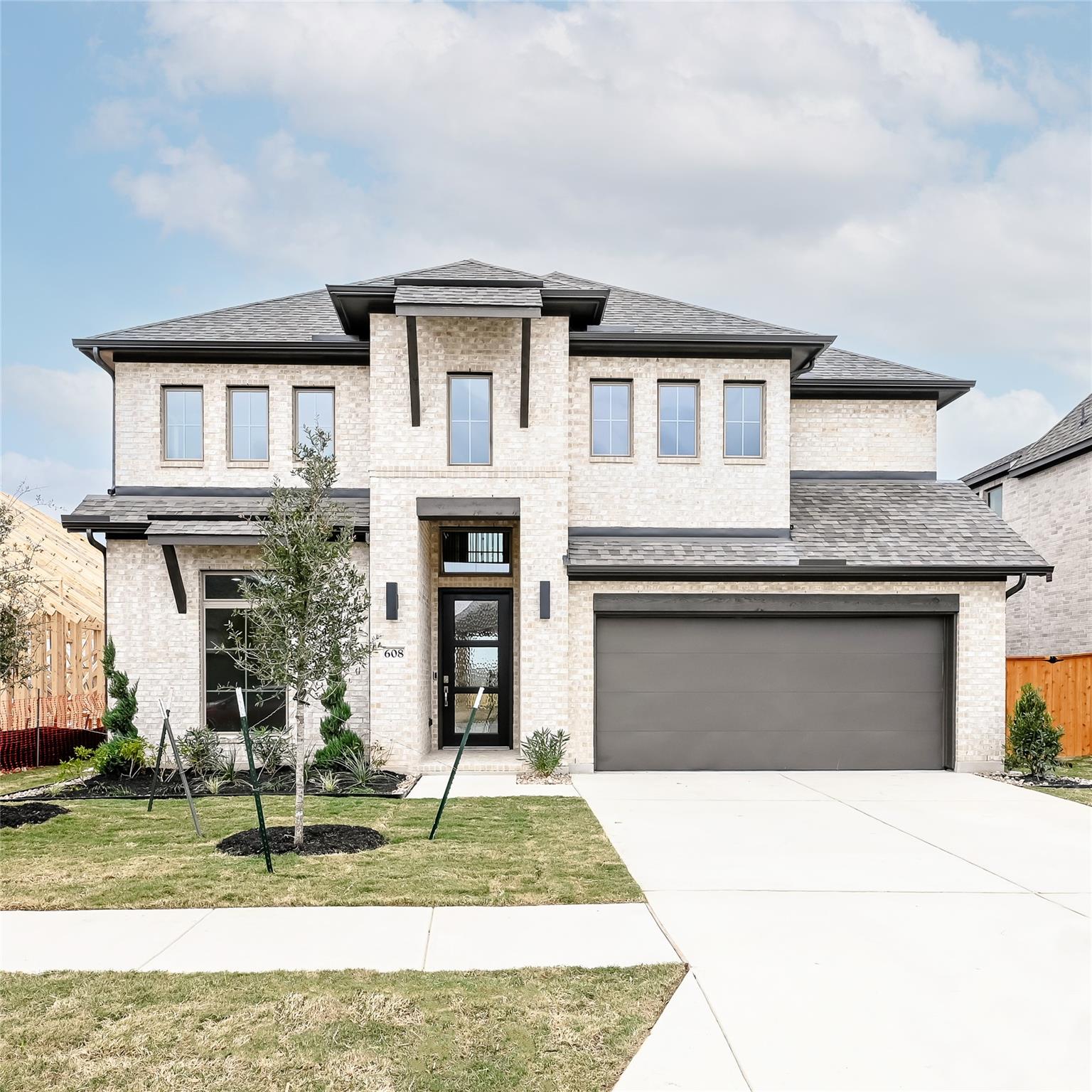 608 Bay Breeze Dr, Kyle, TX 78640