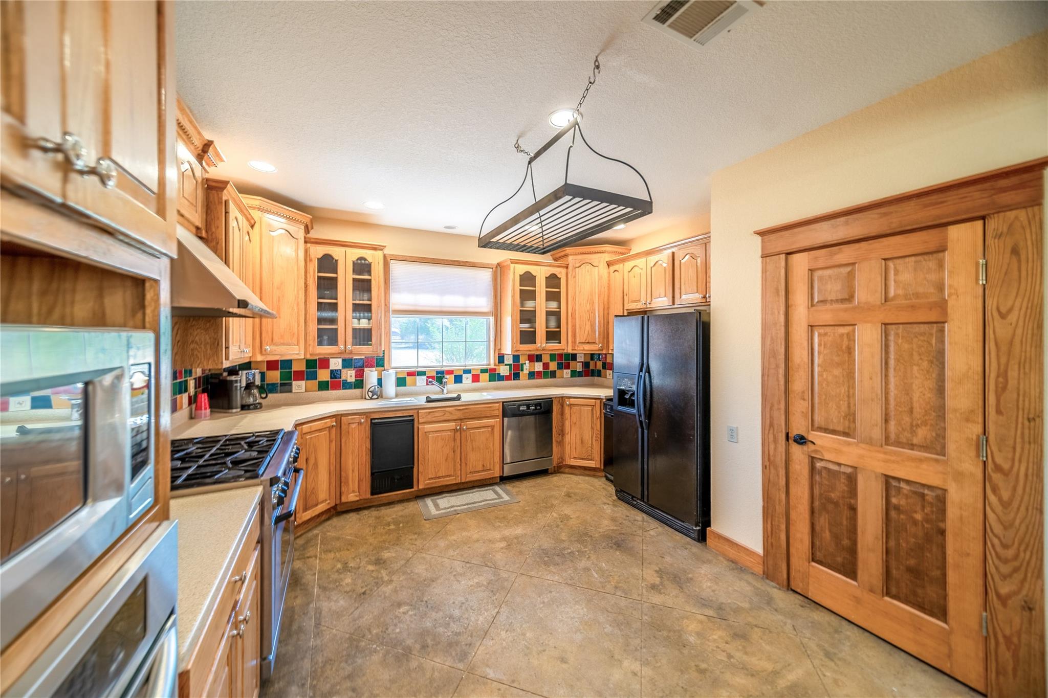 1428 Seven Springs Drive Dr, Junction, TX 76849