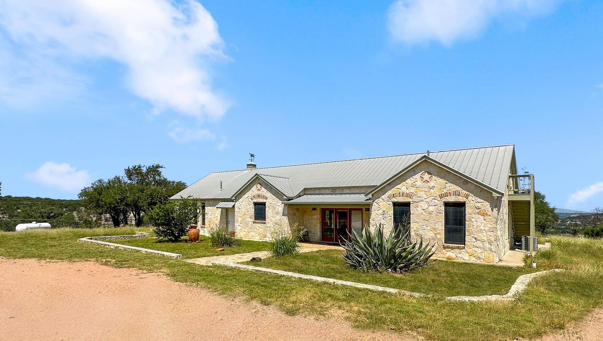 1428 Seven Springs Drive Dr, Junction, TX 76849