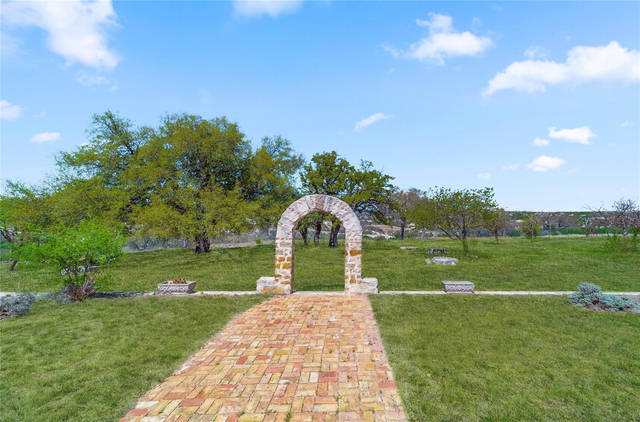 1428 Seven Springs Drive Dr, Junction, TX 76849