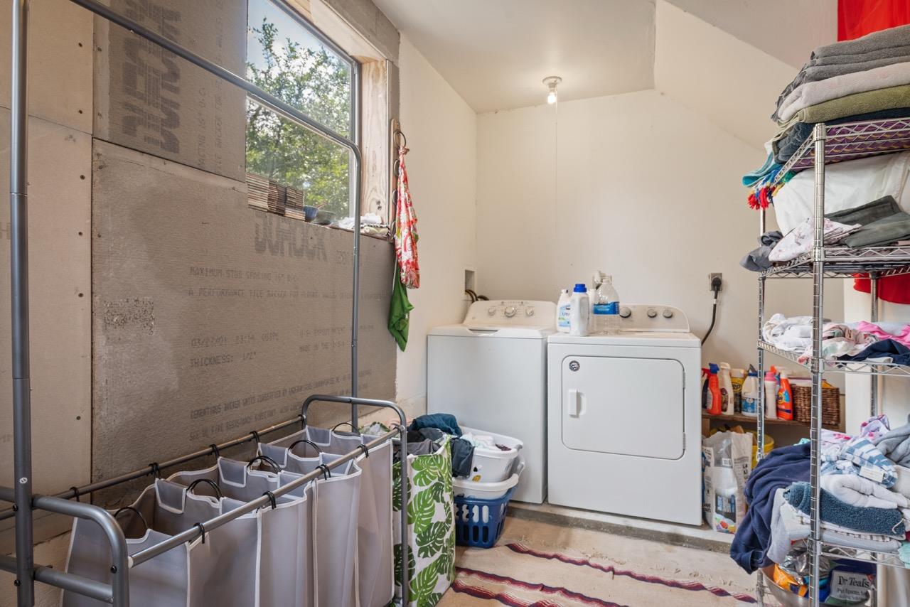 501 Limestone Ln, Driftwood, TX 78619