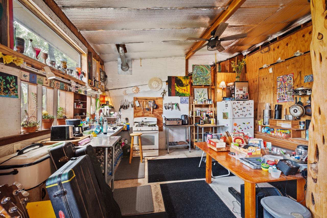 501 Limestone Ln, Driftwood, TX 78619