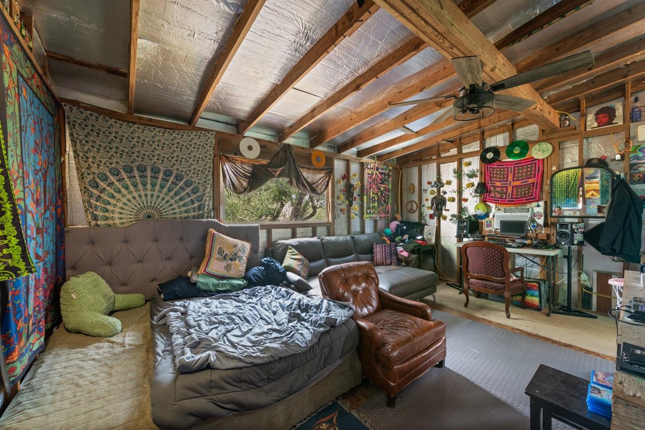 501 Limestone Ln, Driftwood, TX 78619