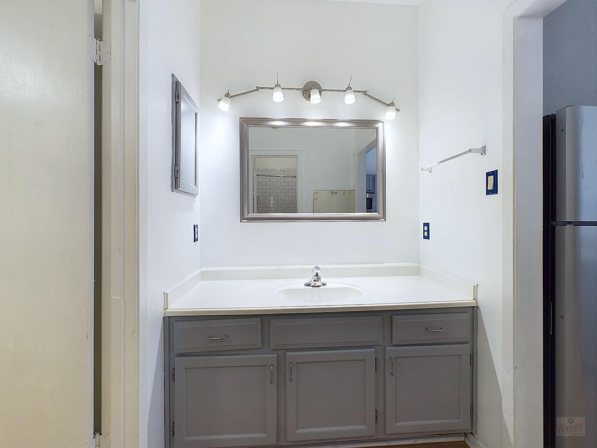 2210 Pearl St # 204, Austin, TX 78705