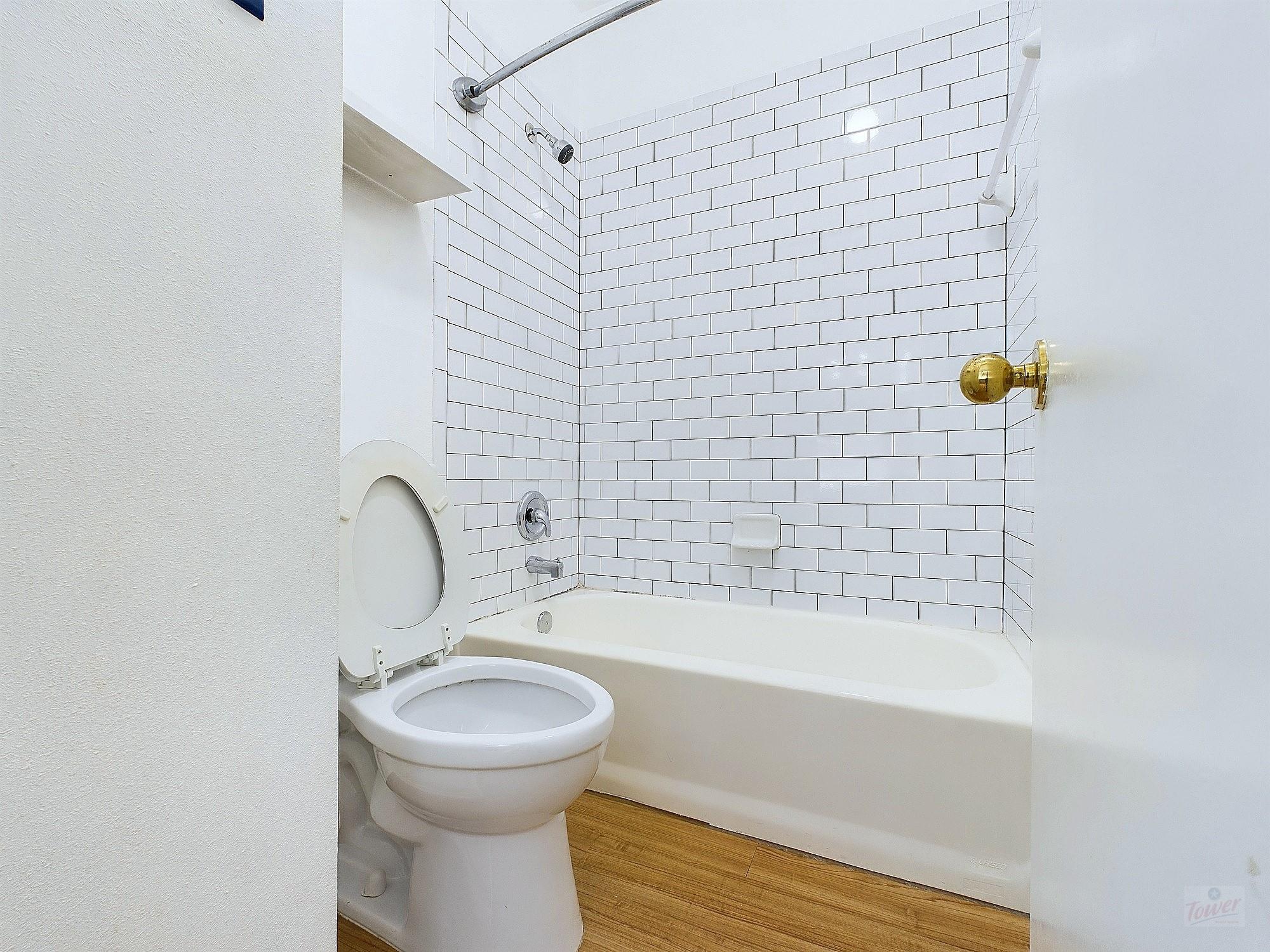 2210 Pearl St # 204, Austin, TX 78705