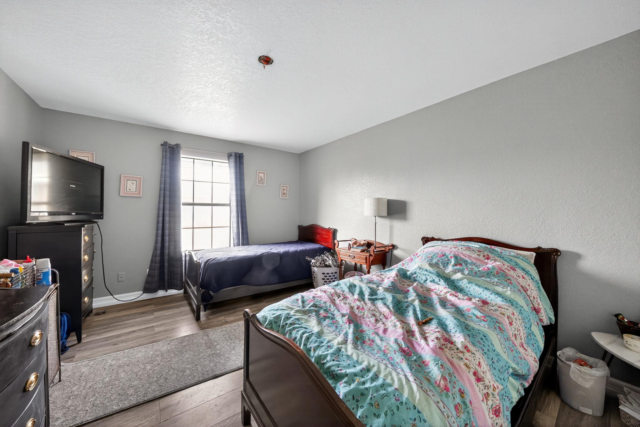 201 W Brazos St, Uvalde, TX 78801