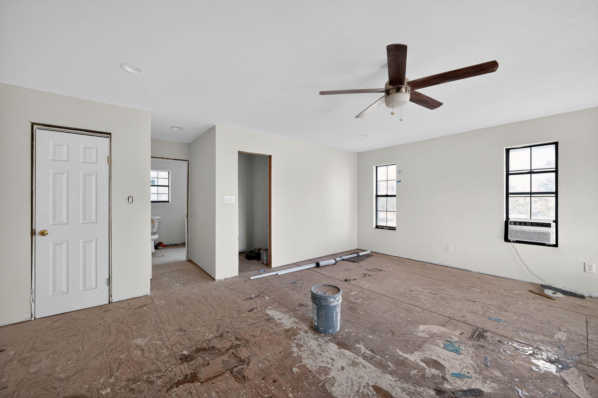 201 W Brazos St, Uvalde, TX 78801