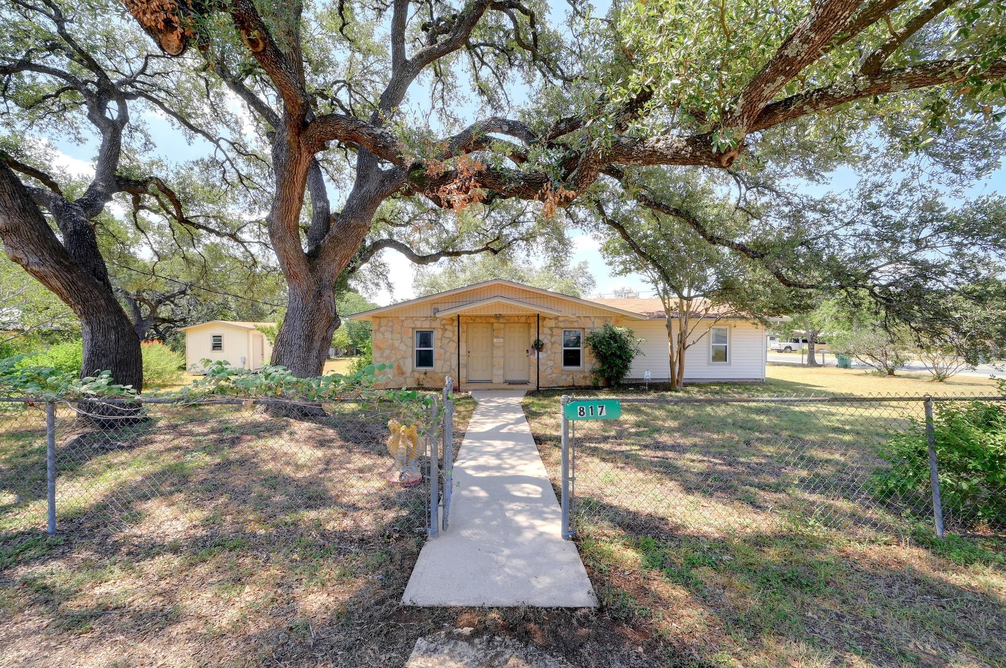 817 (NW 1/4) 9th Street, Blanco, TX 78606