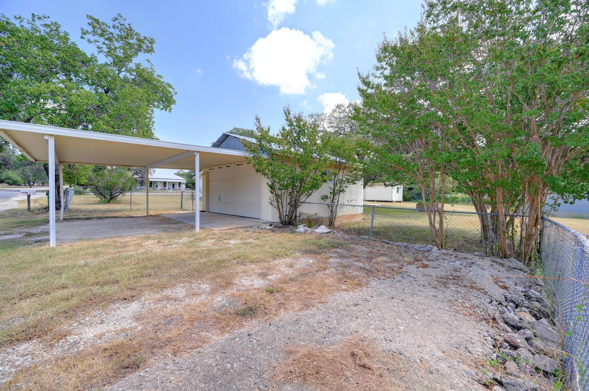 817 (NW 1/4) 9th Street, Blanco, TX 78606