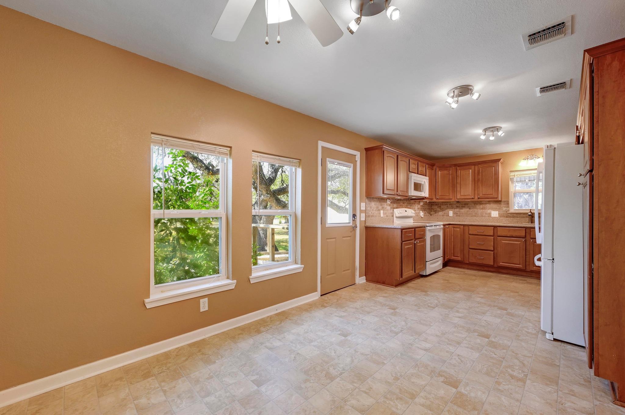 817 (NW 1/4) 9th Street, Blanco, TX 78606