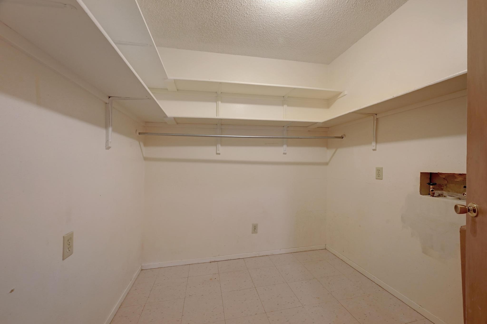 817 (NW 1/4) 9th Street, Blanco, TX 78606