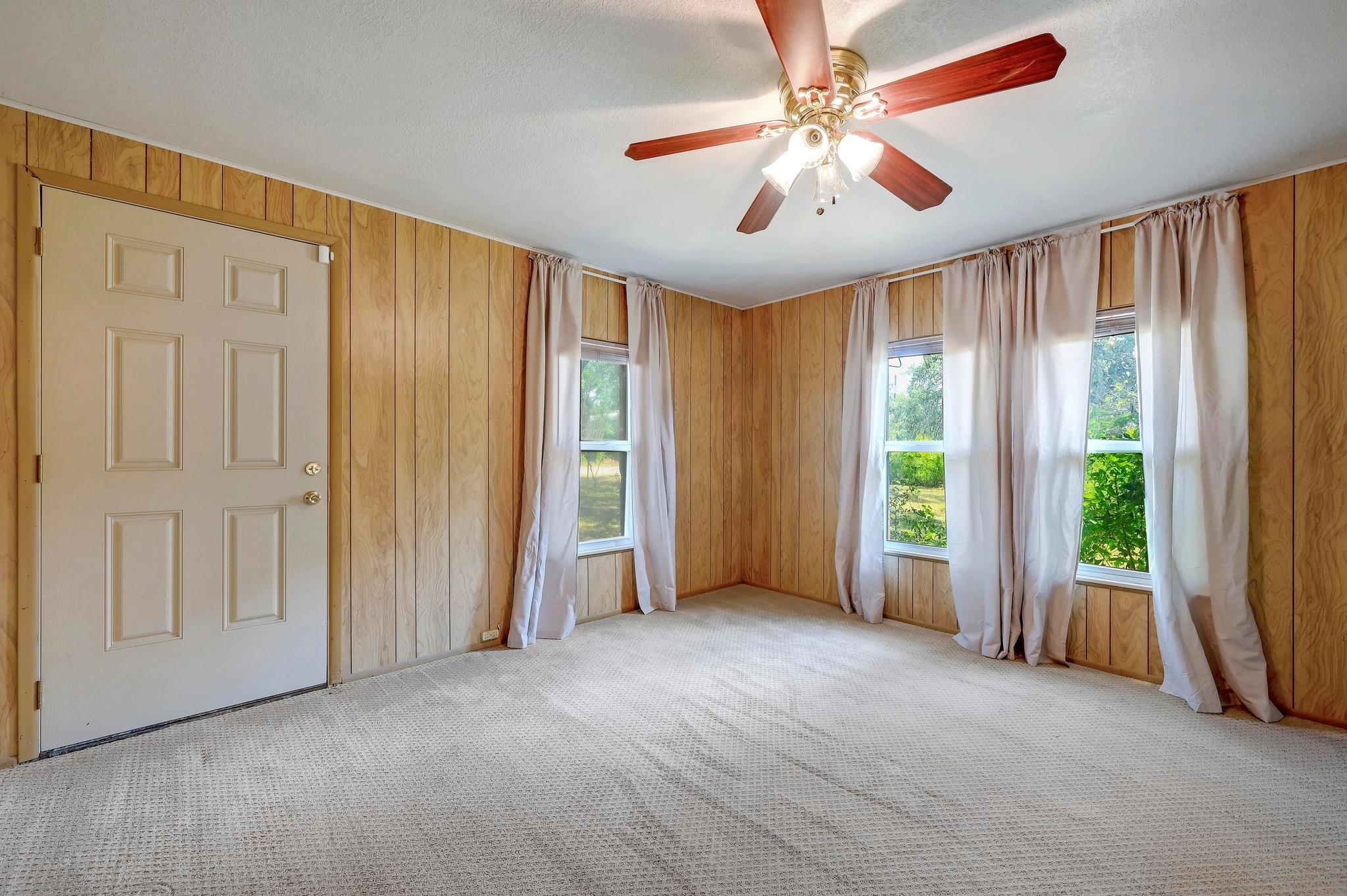 817 (NW 1/4) 9th Street, Blanco, TX 78606