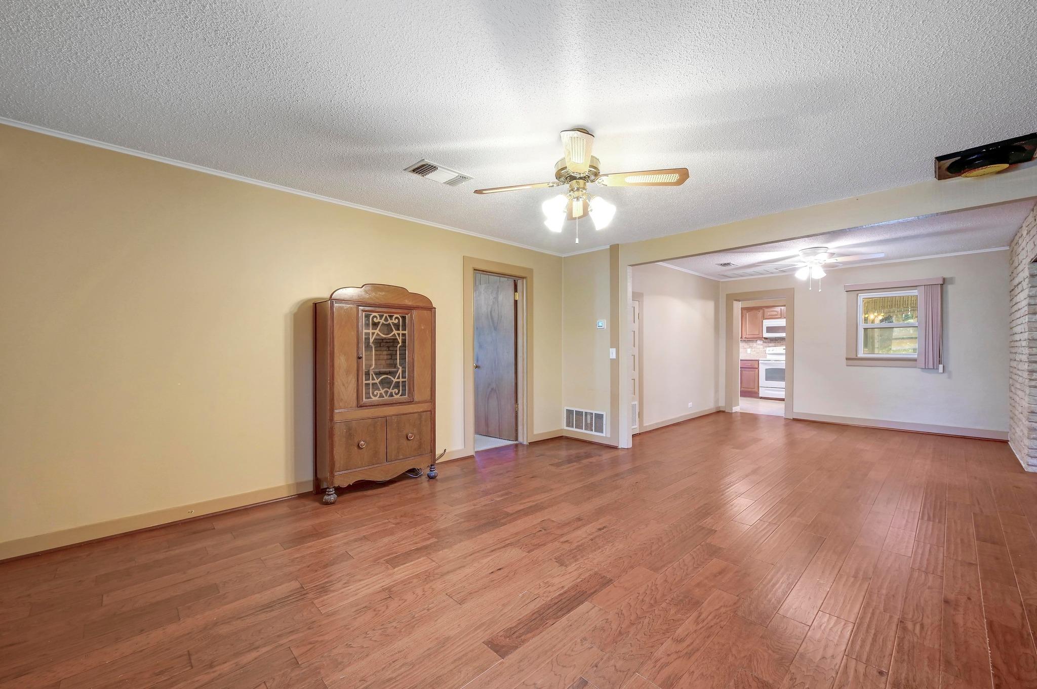 817 (NW 1/4) 9th Street, Blanco, TX 78606