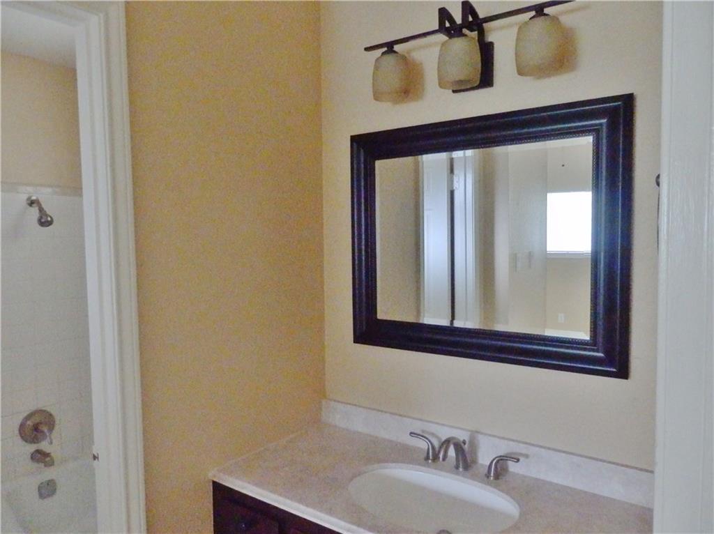 3206 King St # 208, Austin, TX 78705