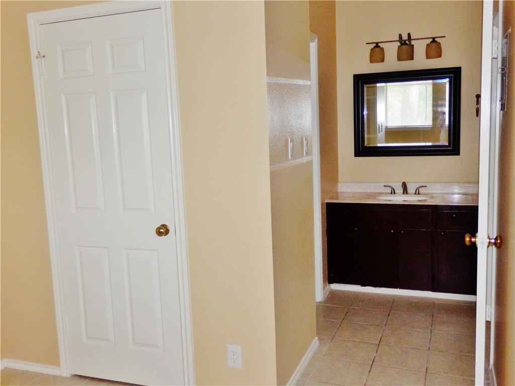 3206 King St # 208, Austin, TX 78705