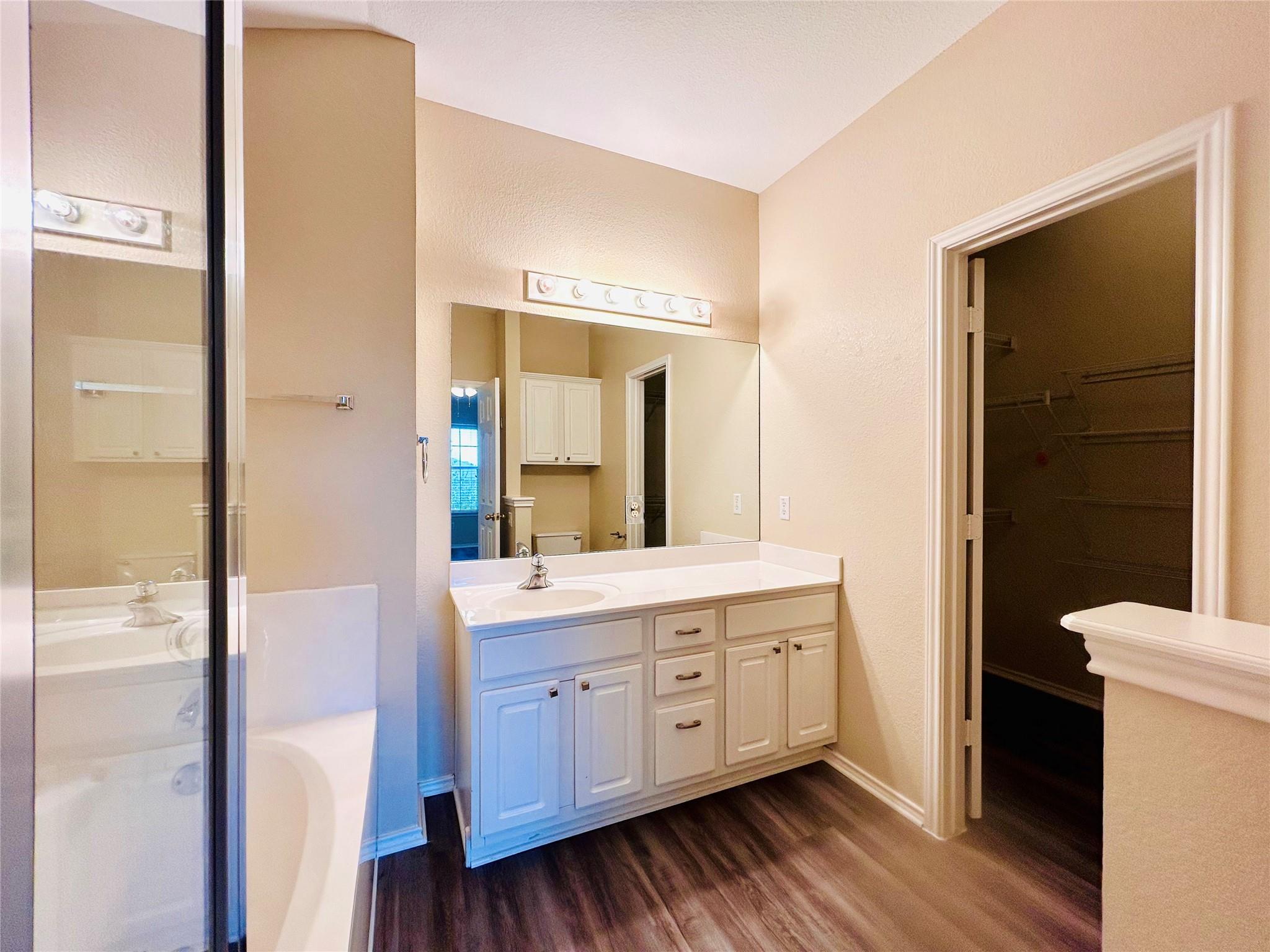 1900 Scofield Ridge Pkwy # 1701, Austin, TX 78727