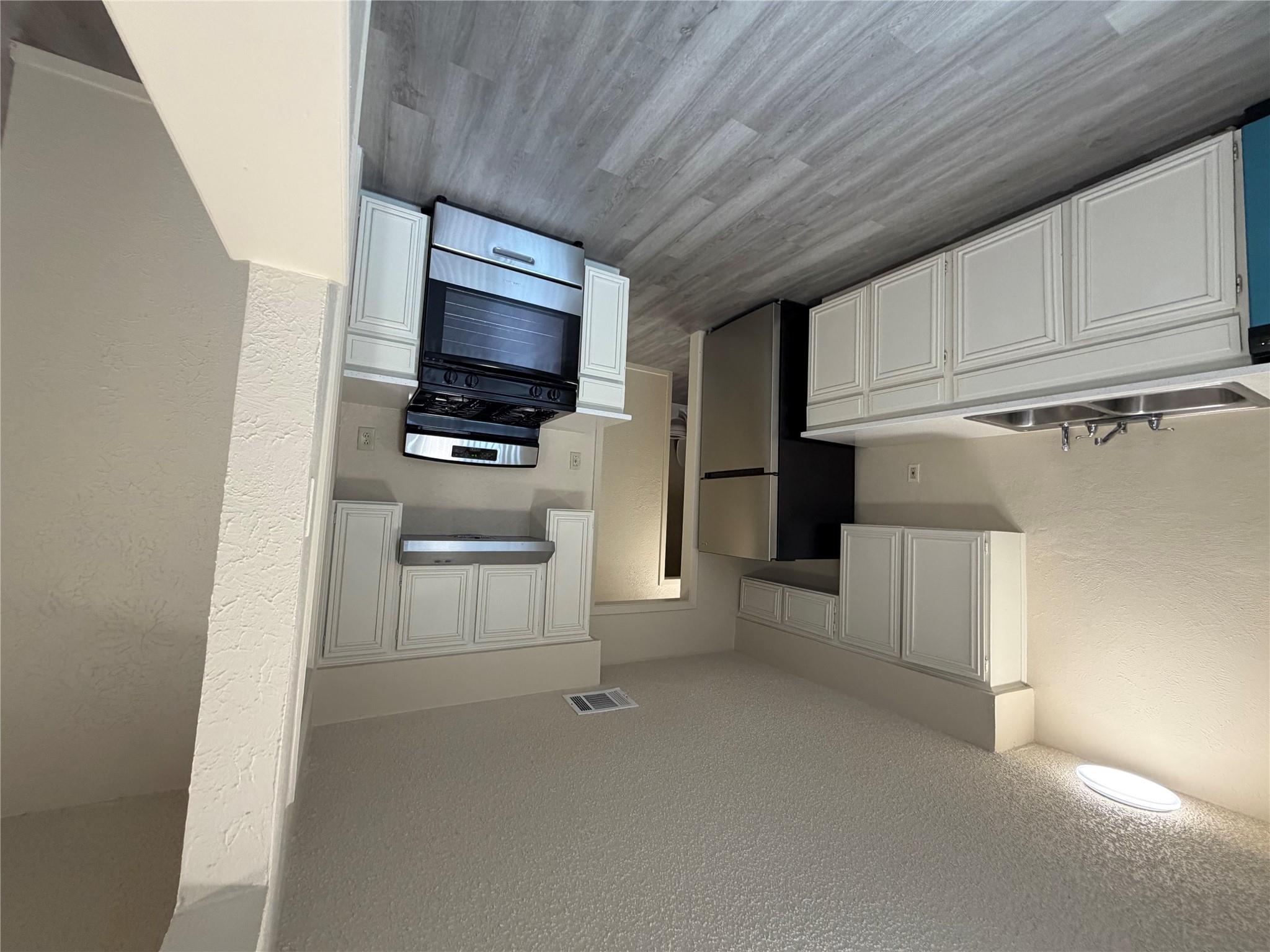 2400 BERKELEY Ave # B, Austin, TX 78745