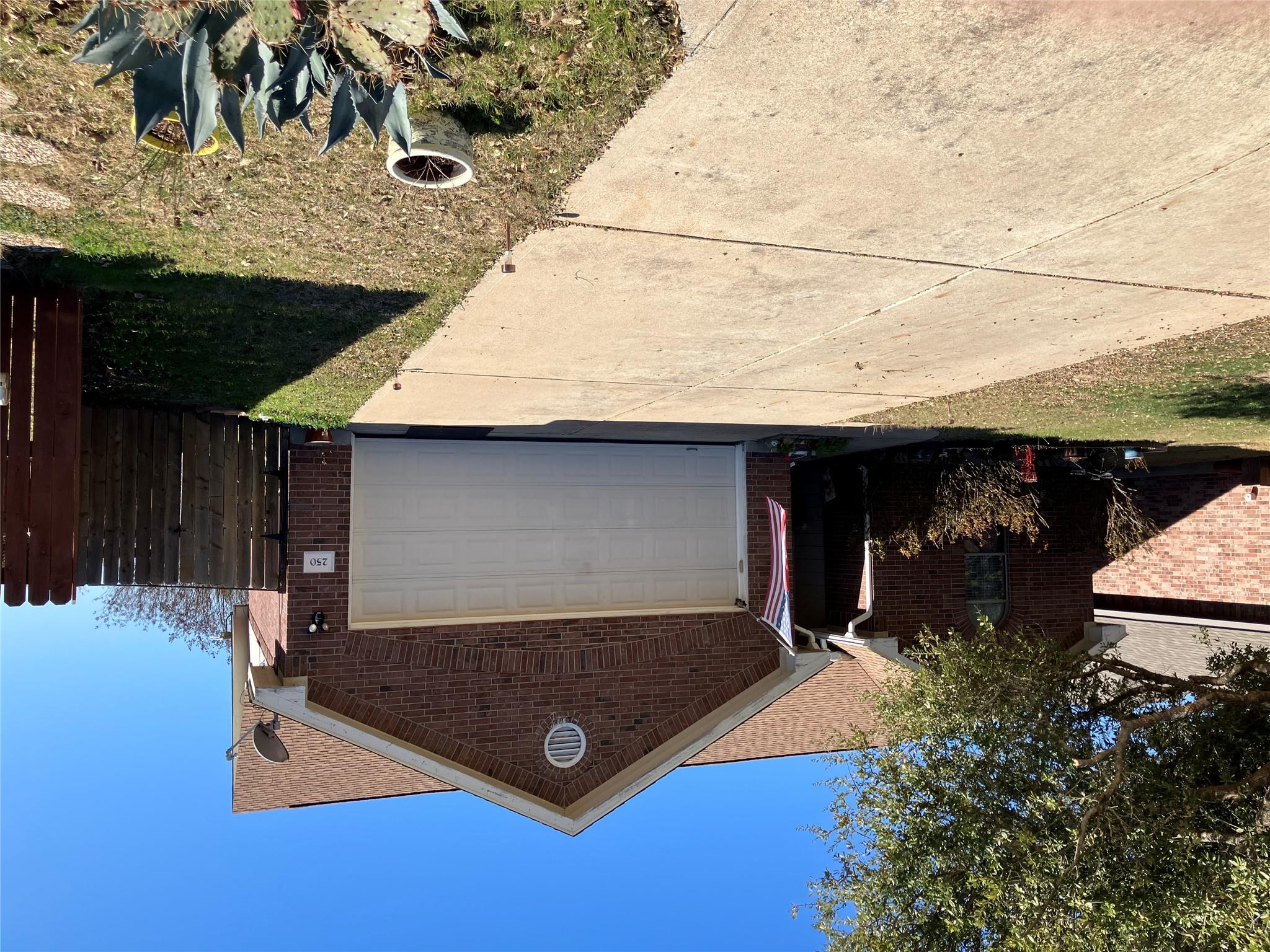 250 Engineers Pass, Jarrell, TX 76537