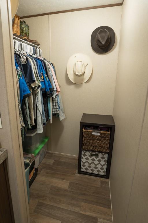 1096 County Road 447, Waelder, TX 78959