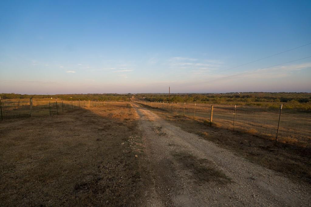 1096 County Road 447, Waelder, TX 78959