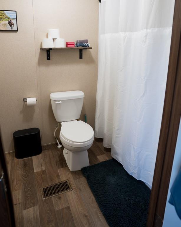 1096 County Road 447, Waelder, TX 78959