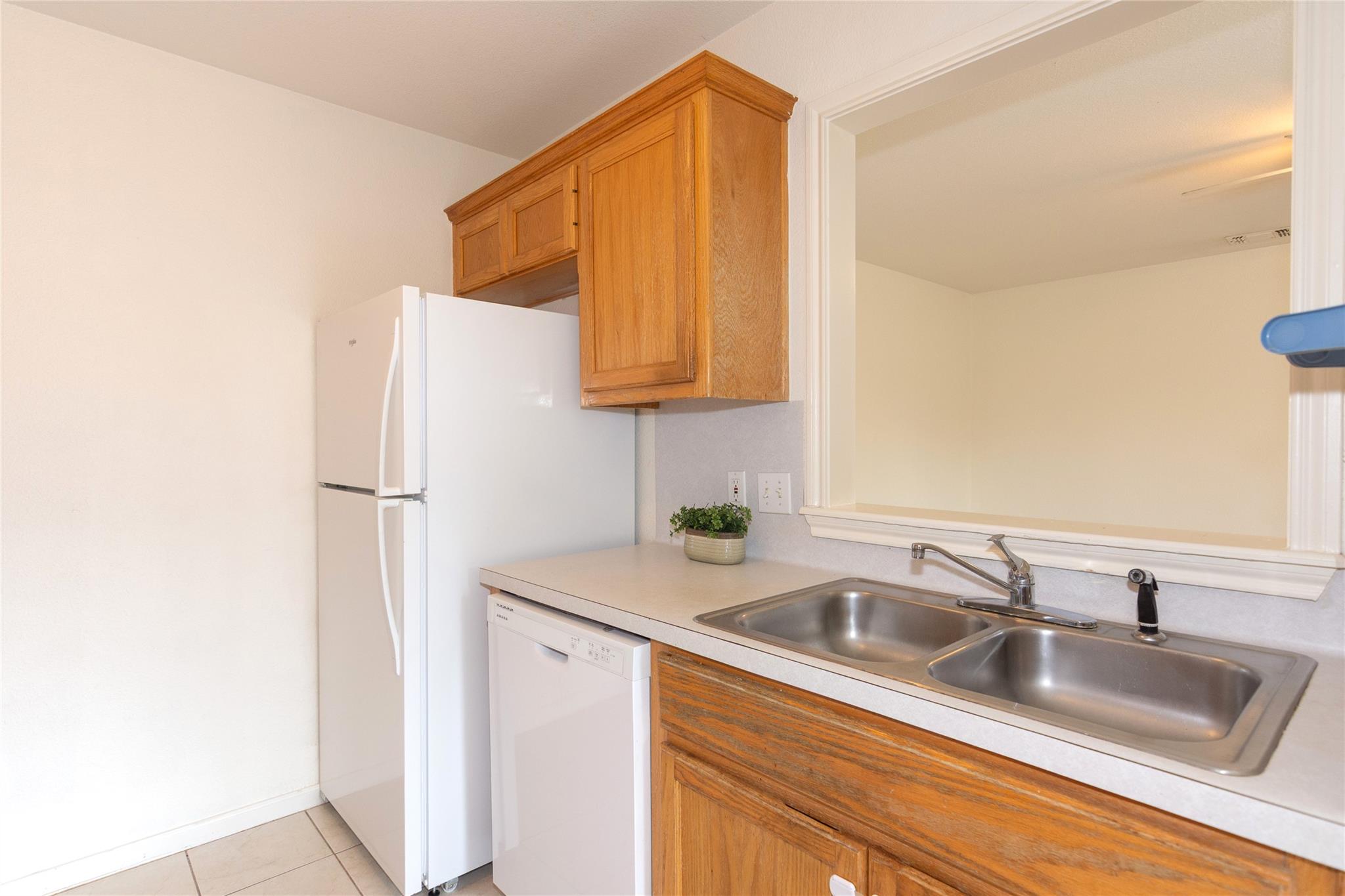 203 Axis Deer Trl, Hutto, TX 78634