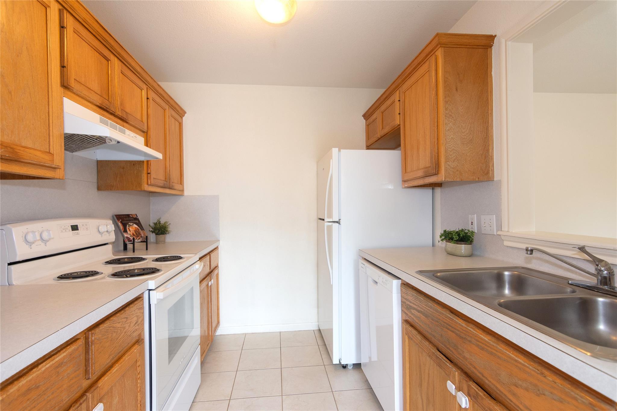 203 Axis Deer Trl, Hutto, TX 78634