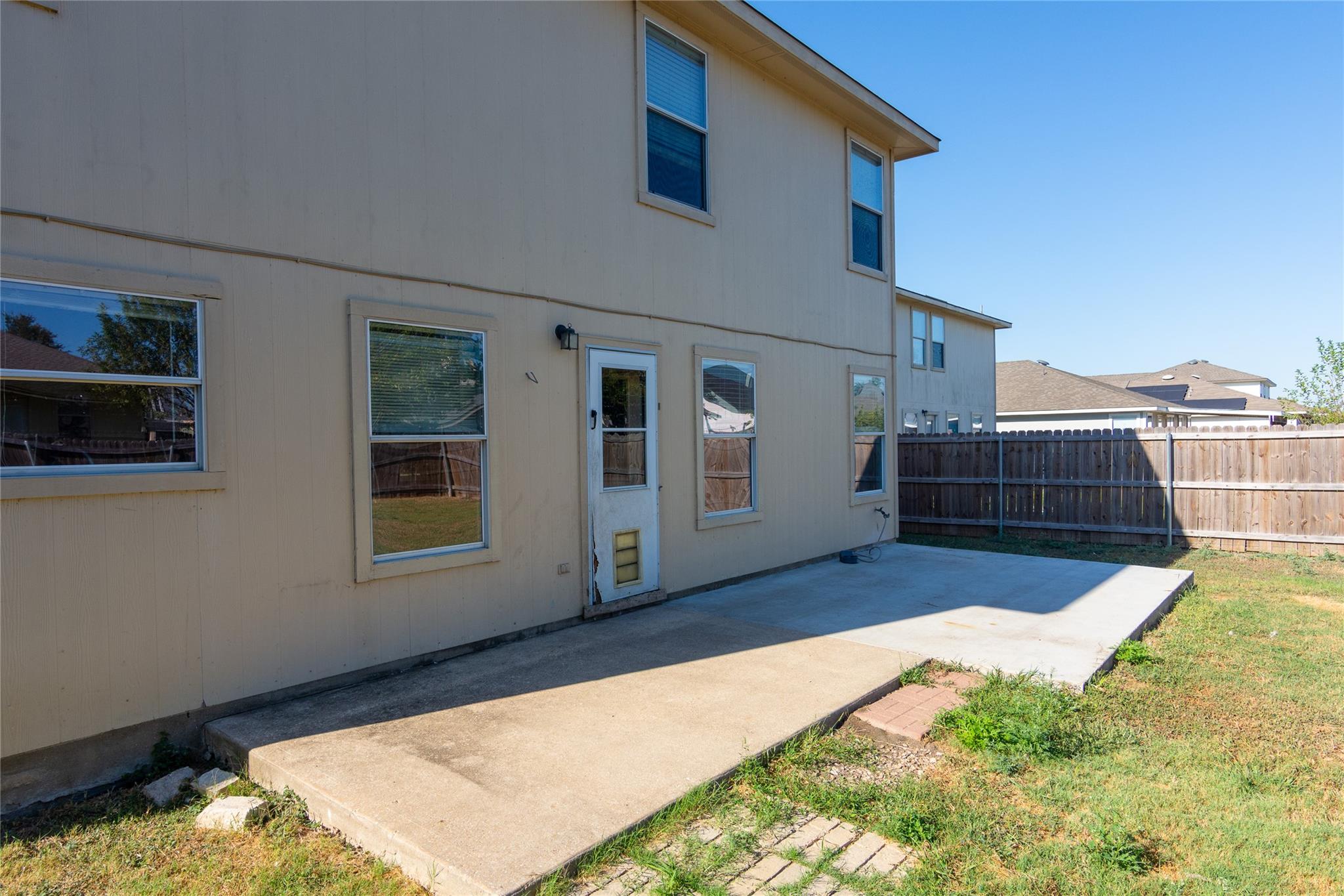 104 Phillips St, Hutto, TX 78634