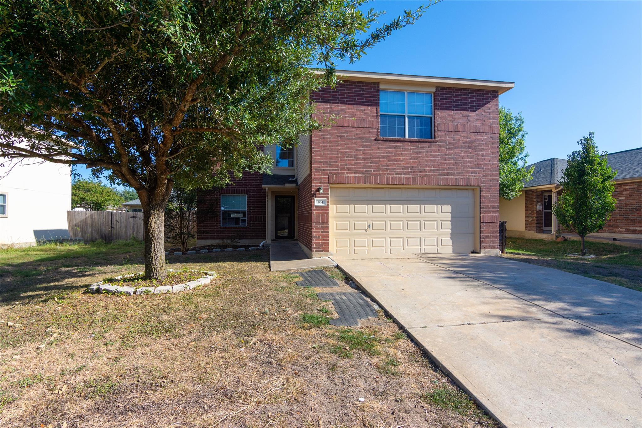 104 Phillips St, Hutto, TX 78634