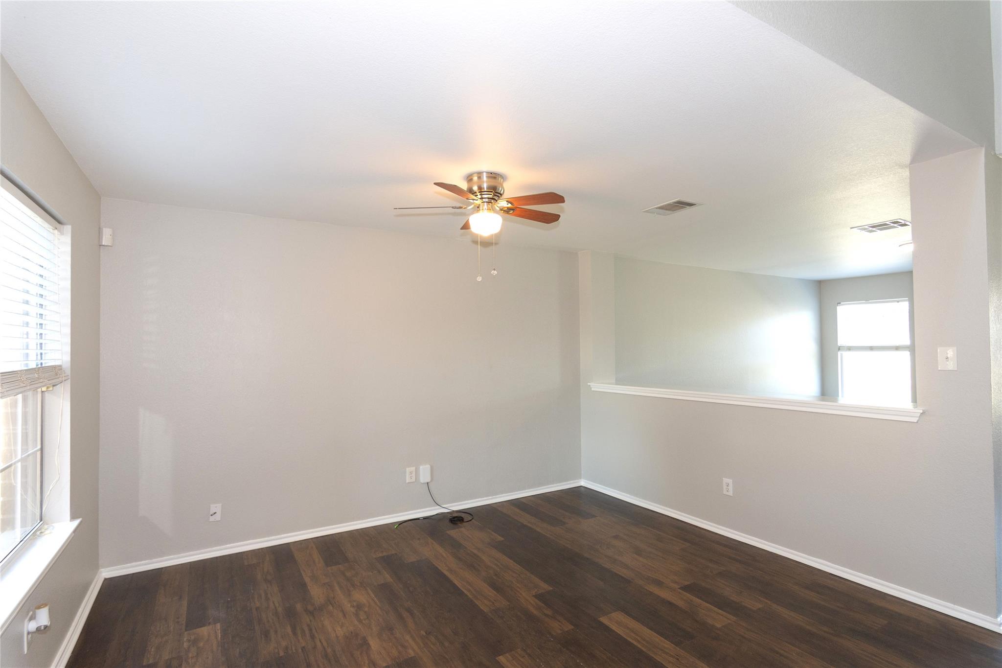 104 Phillips St, Hutto, TX 78634