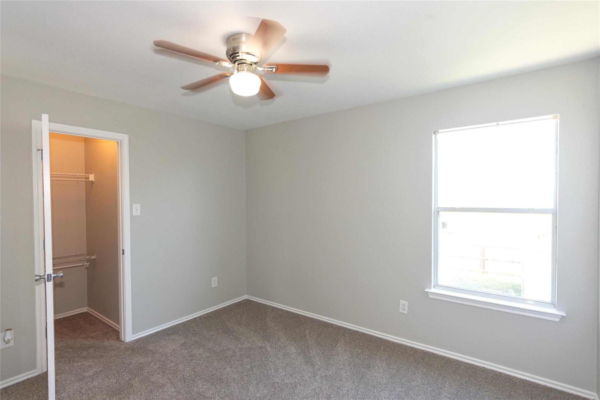 104 Phillips St, Hutto, TX 78634