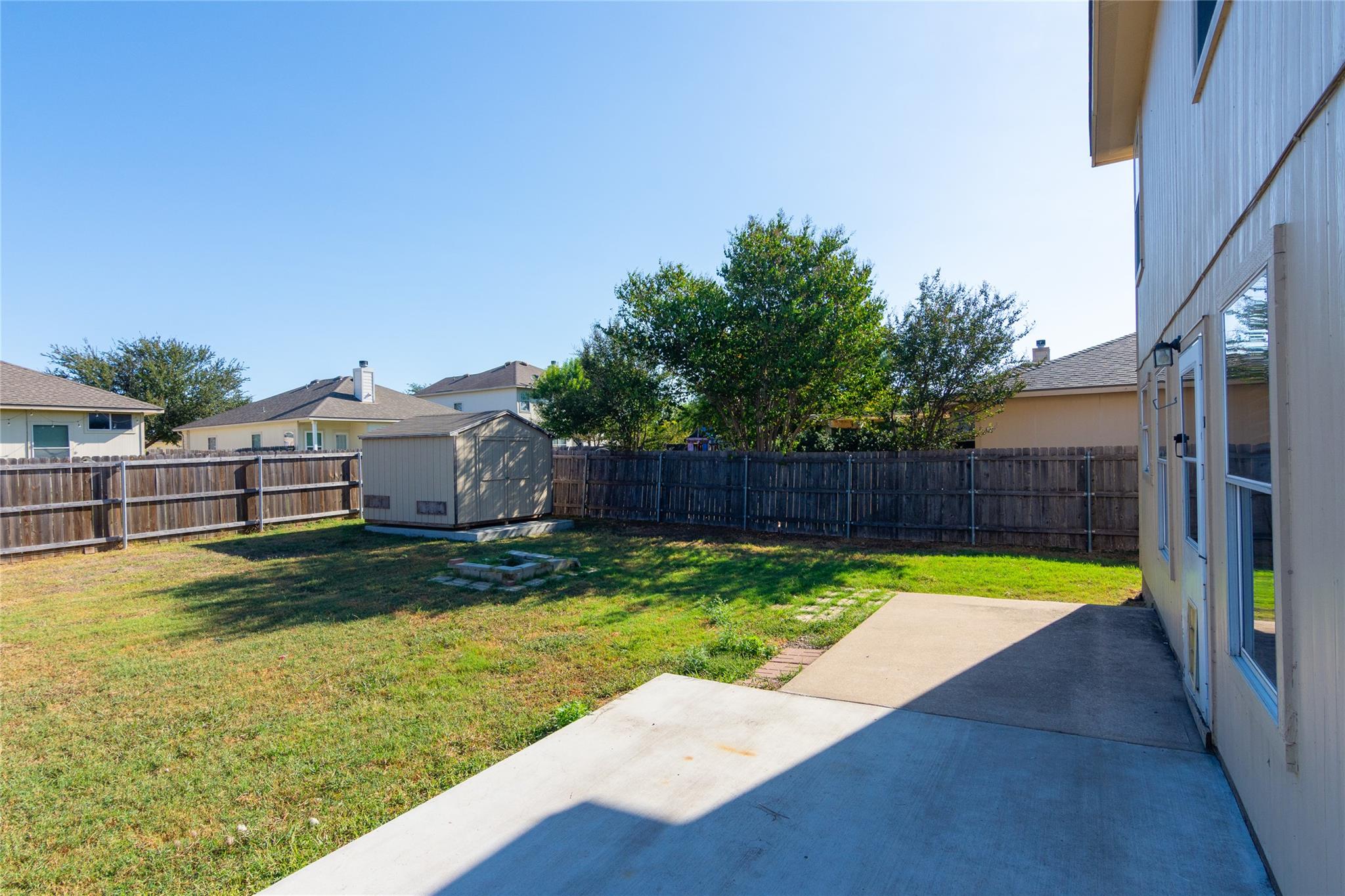 104 Phillips St, Hutto, TX 78634