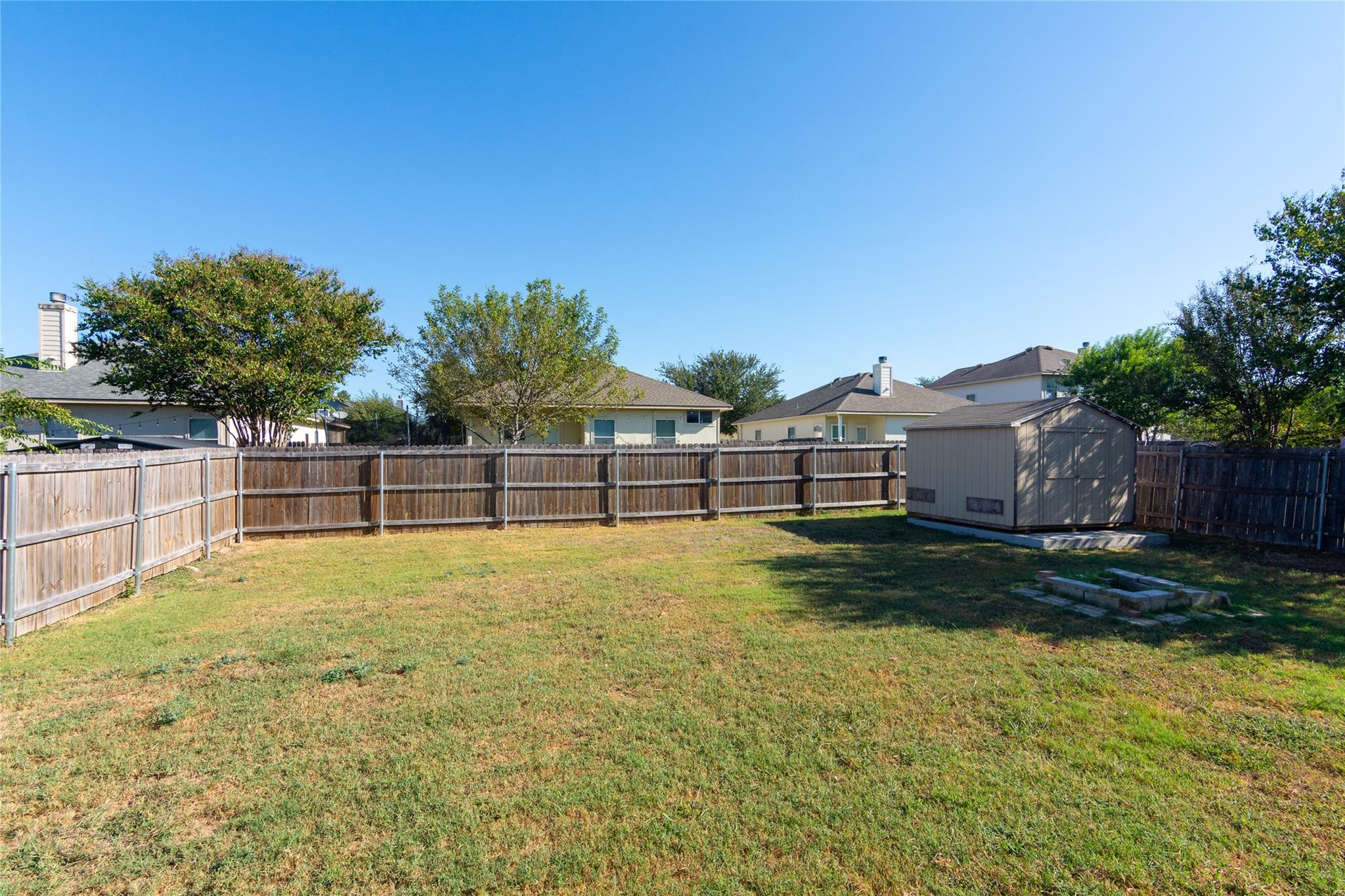 104 Phillips St, Hutto, TX 78634