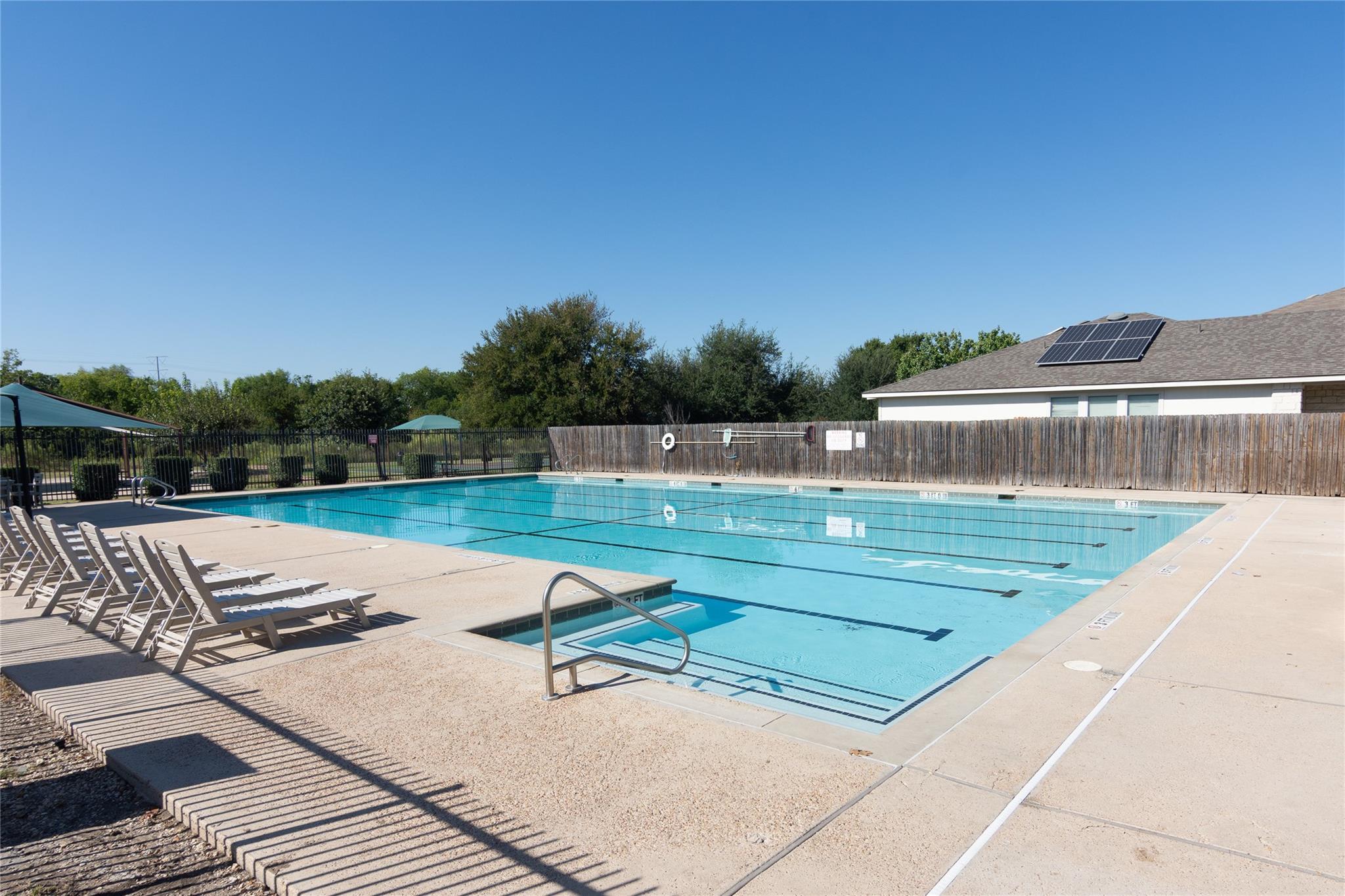 104 Phillips St, Hutto, TX 78634