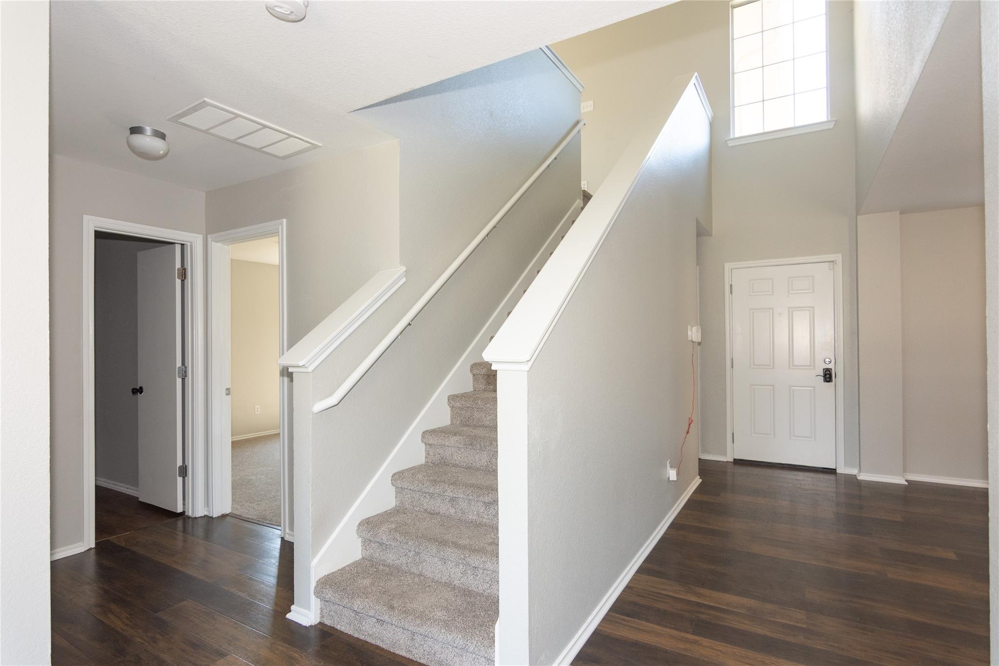 104 Phillips St, Hutto, TX 78634