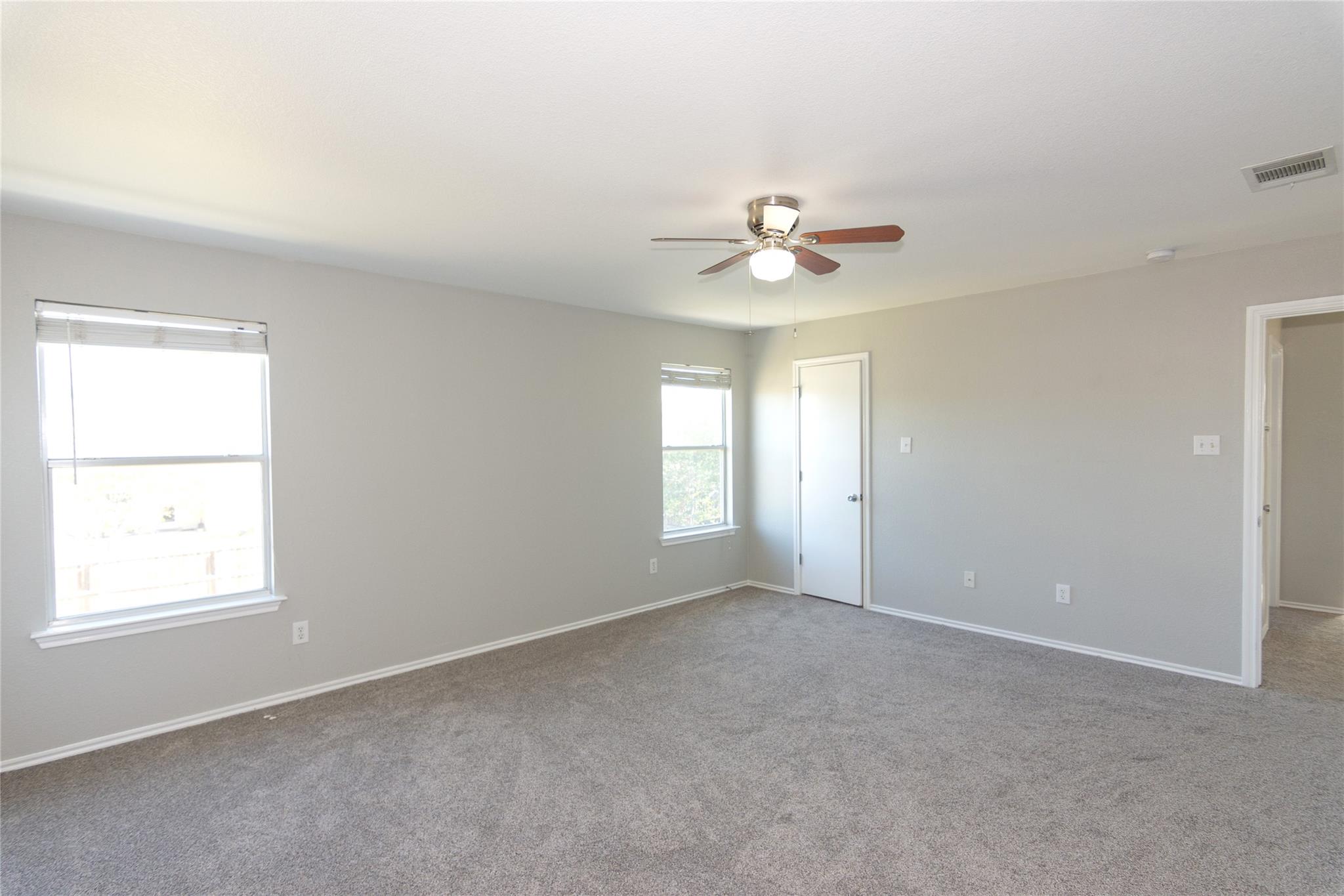 104 Phillips St, Hutto, TX 78634