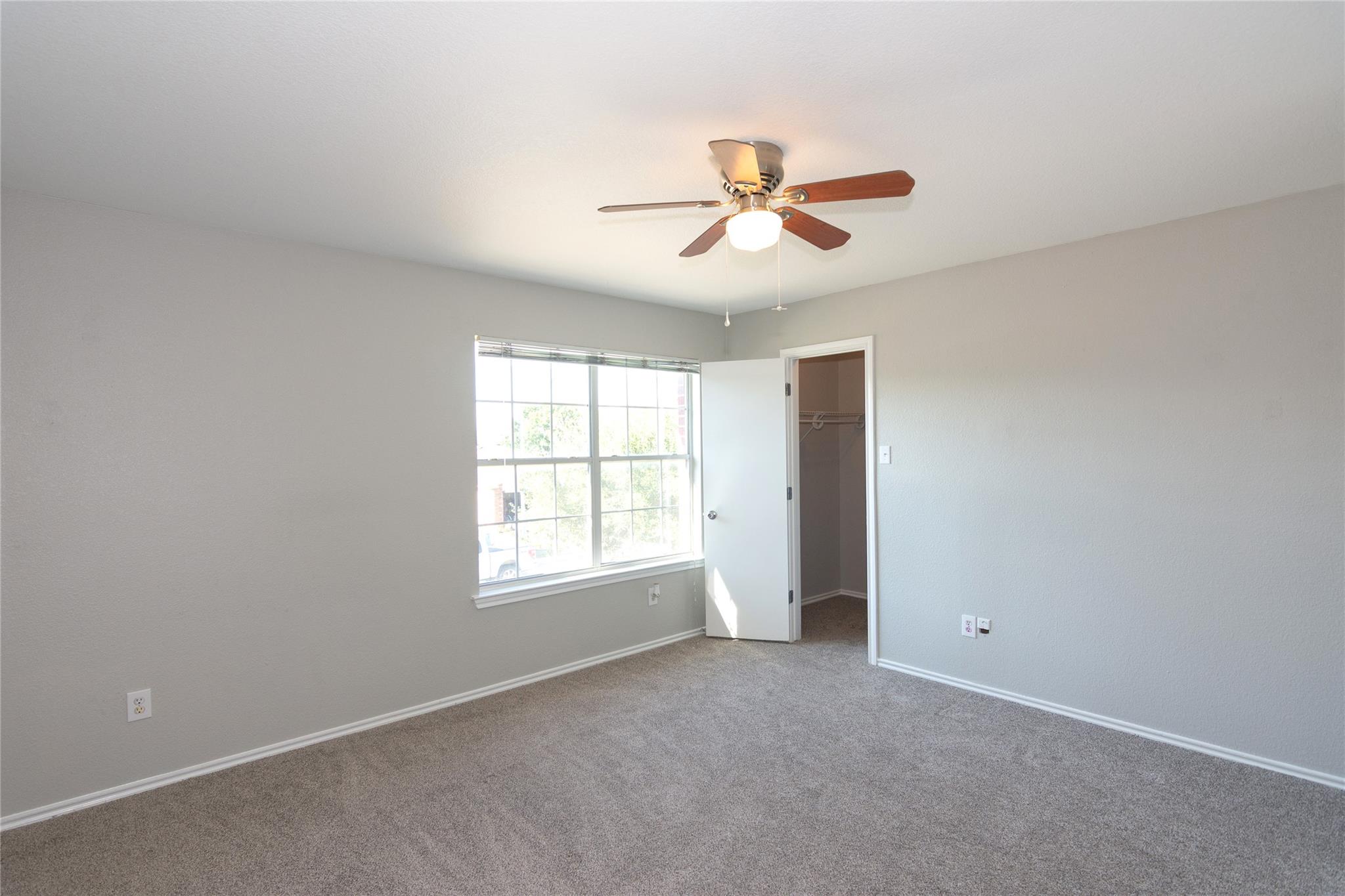 104 Phillips St, Hutto, TX 78634