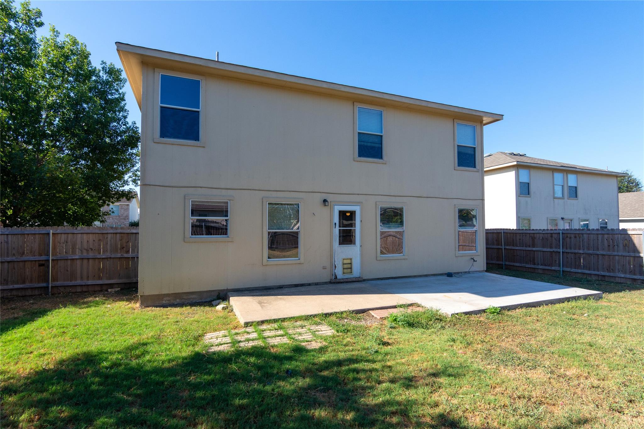 104 Phillips St, Hutto, TX 78634