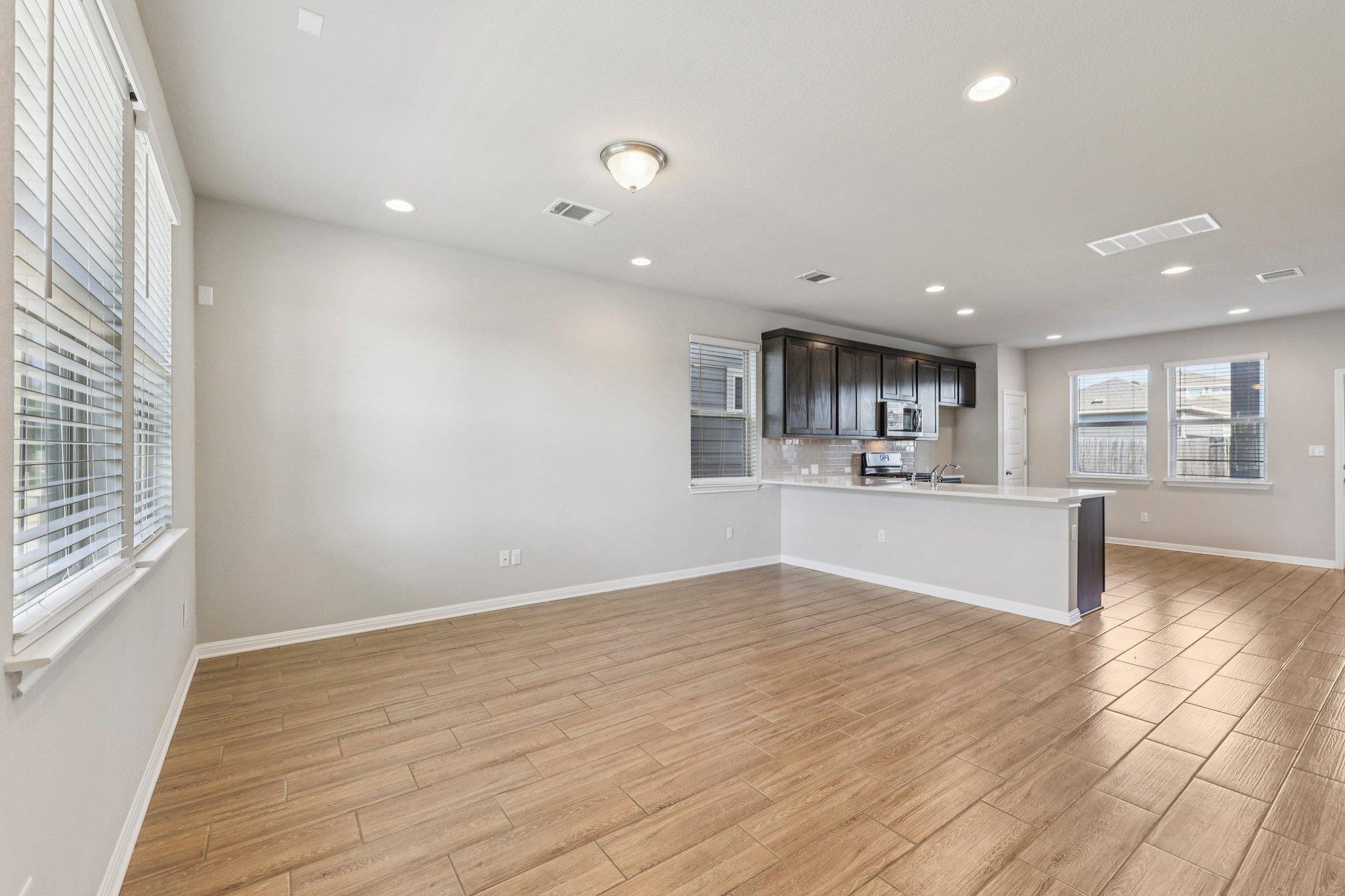 1737 Fountain Bridge Dr, Leander, TX 78641