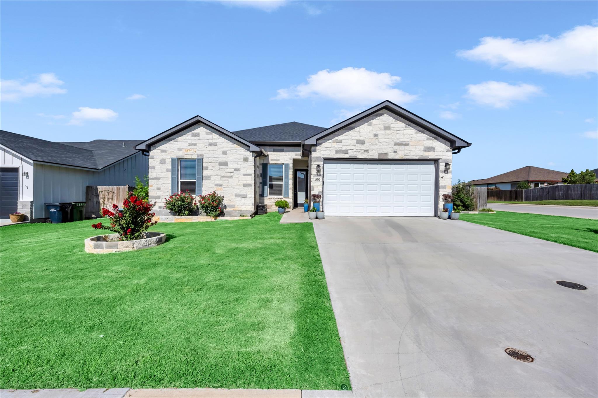 100 S Thomas Cv, Burnet, TX 78611