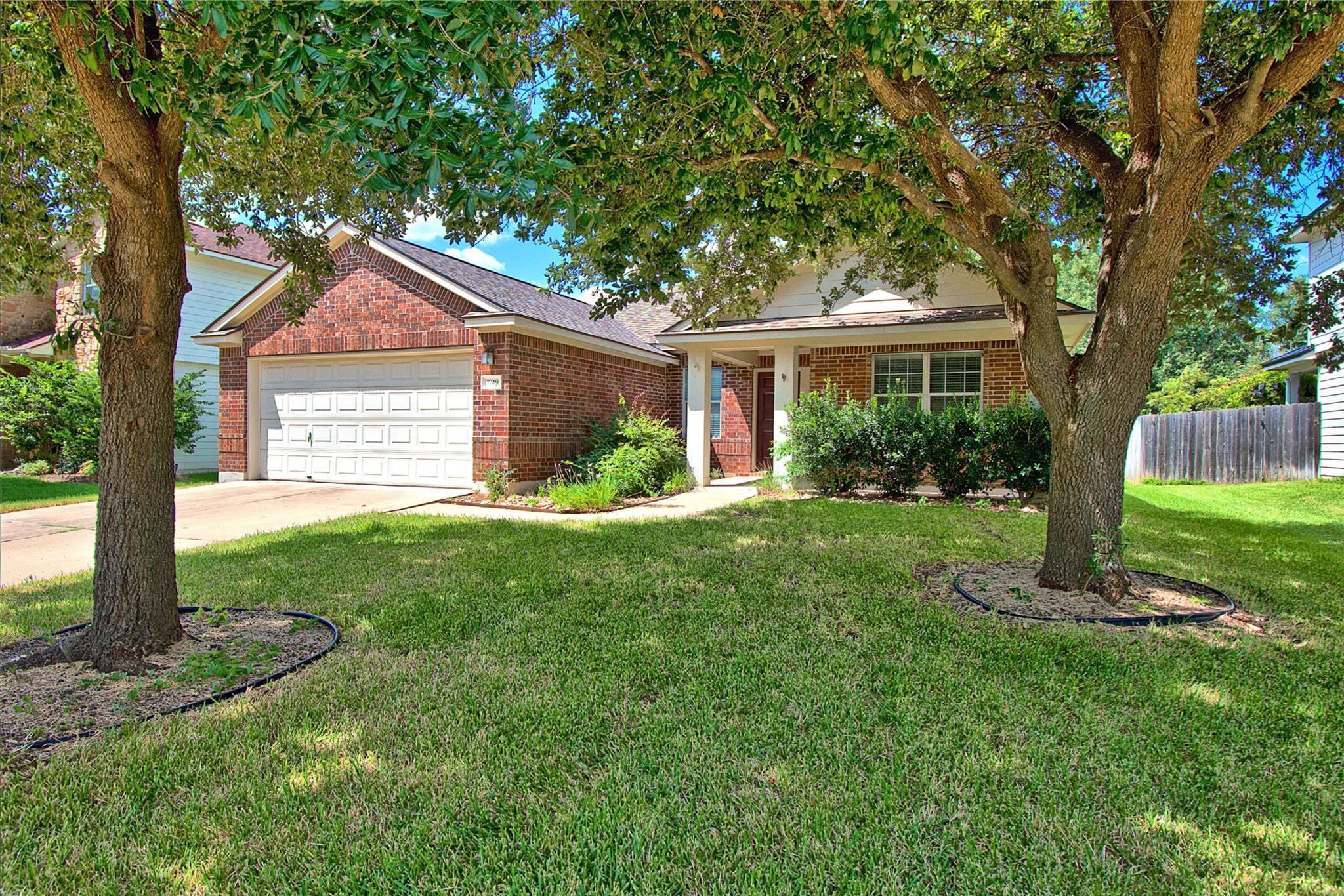 7749 Squirrel Hollow Dr, Georgetown, TX 78628