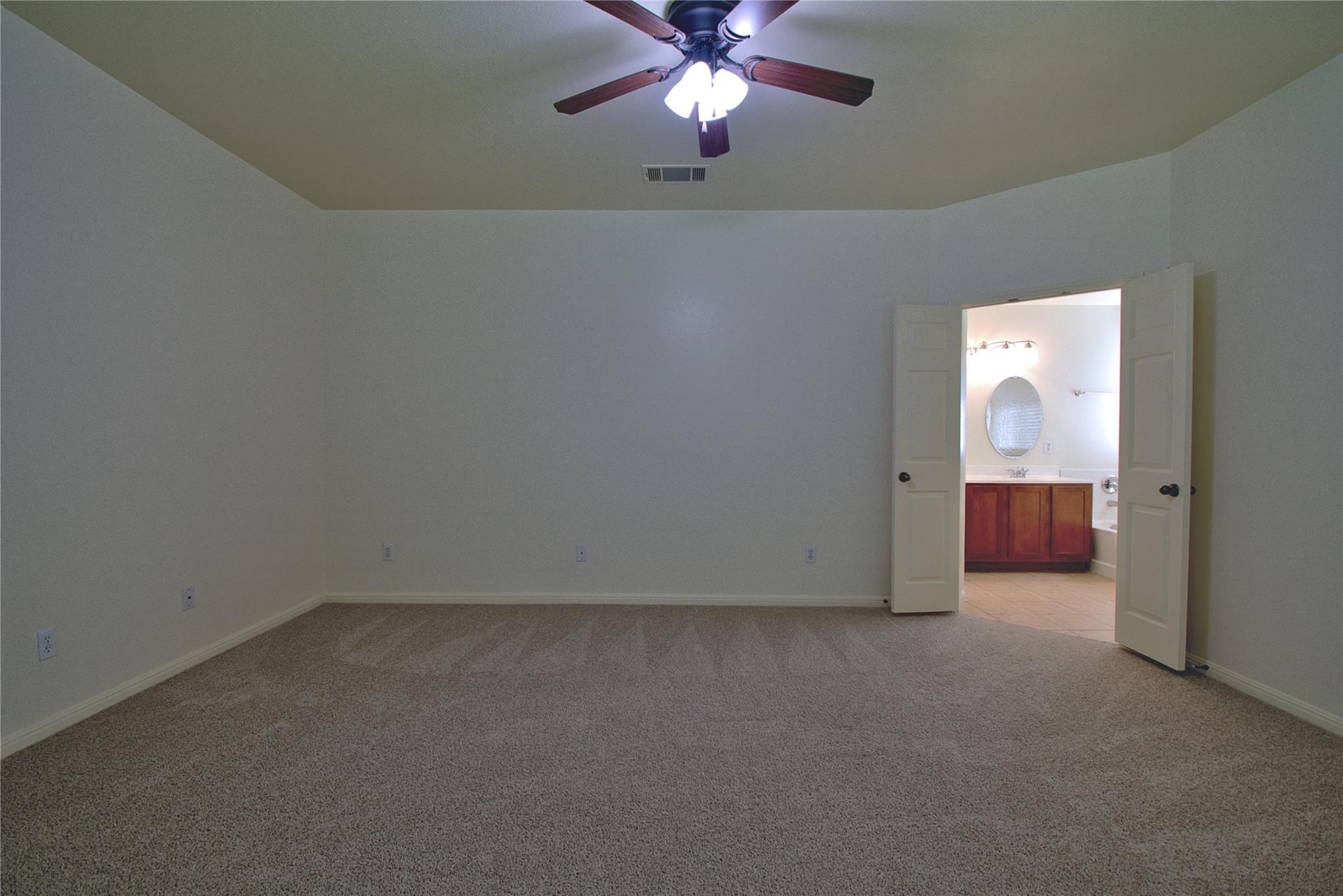 7749 Squirrel Hollow Dr, Georgetown, TX 78628