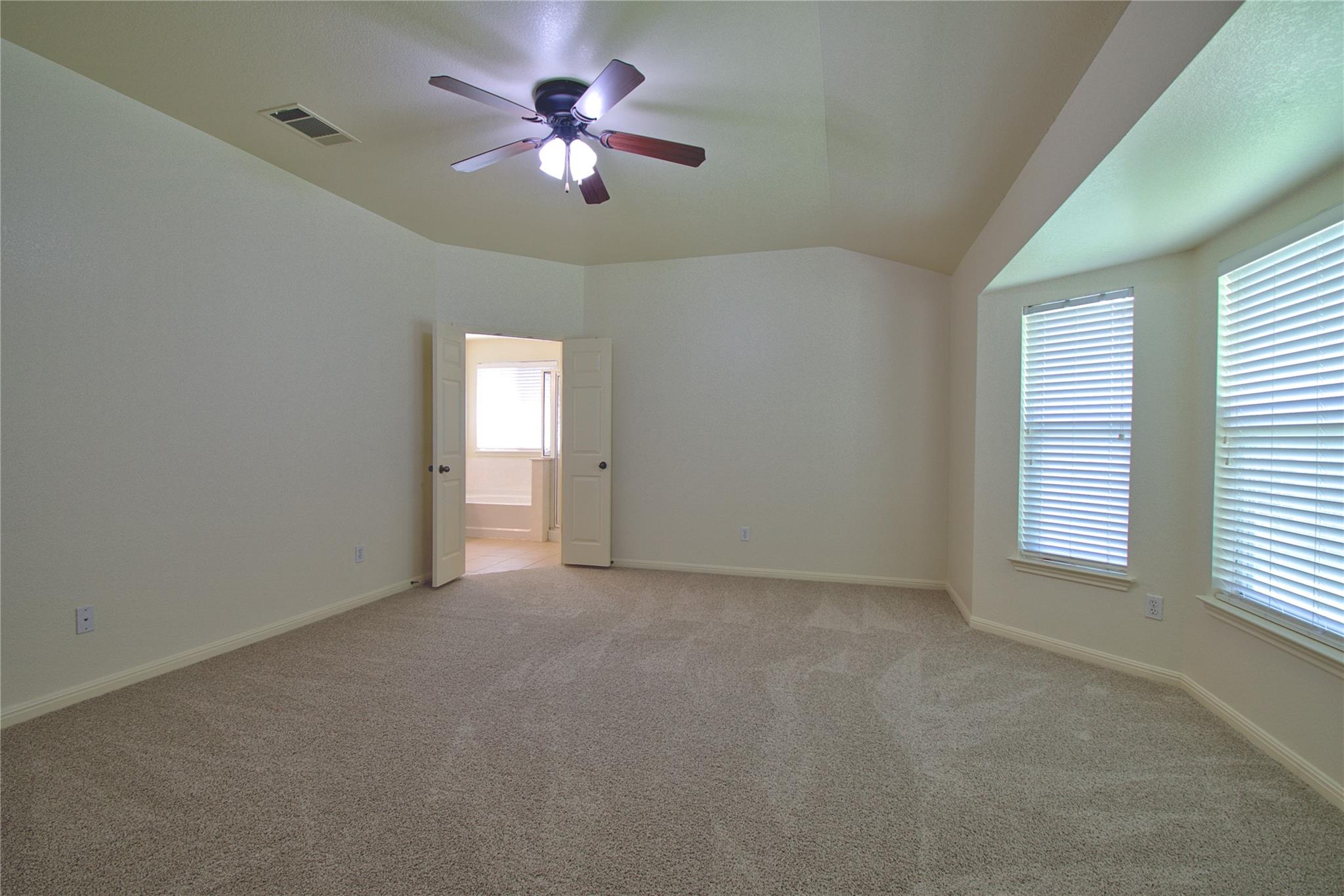 7749 Squirrel Hollow Dr, Georgetown, TX 78628